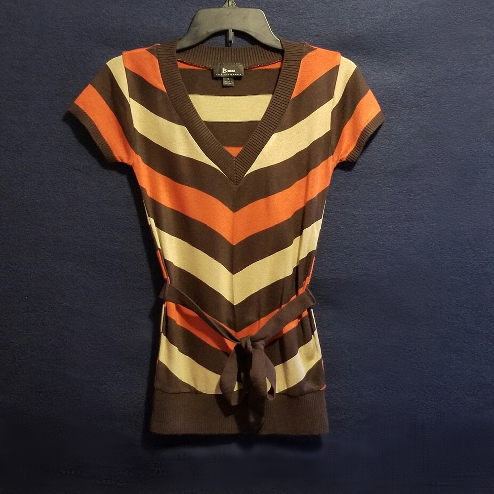 B•Wear V-Neck Stripe Shirt Short Sleeves Acrylic/Spandex Blend Stretchy Fit